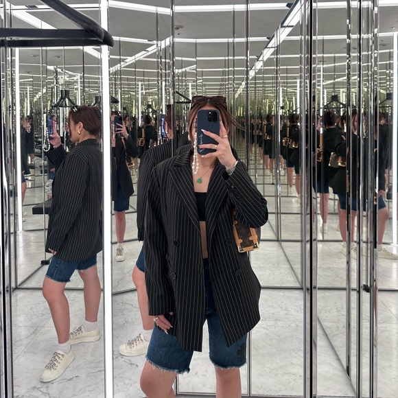 Lara’s Gems - Picture 3 of 6